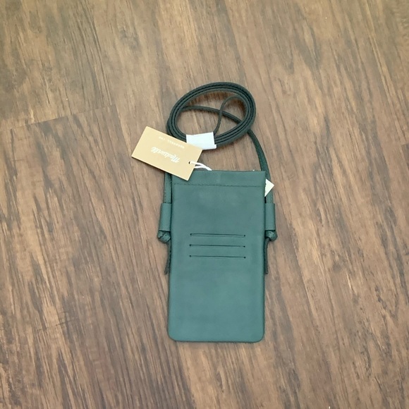Madewell the smartphone crossbody bag in leather in green color - Picture 15 of 15